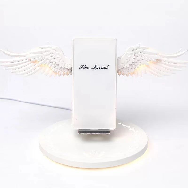 Découvrez l'avenir de la recharge avec le chargeur sans fil Angel Wings 10W